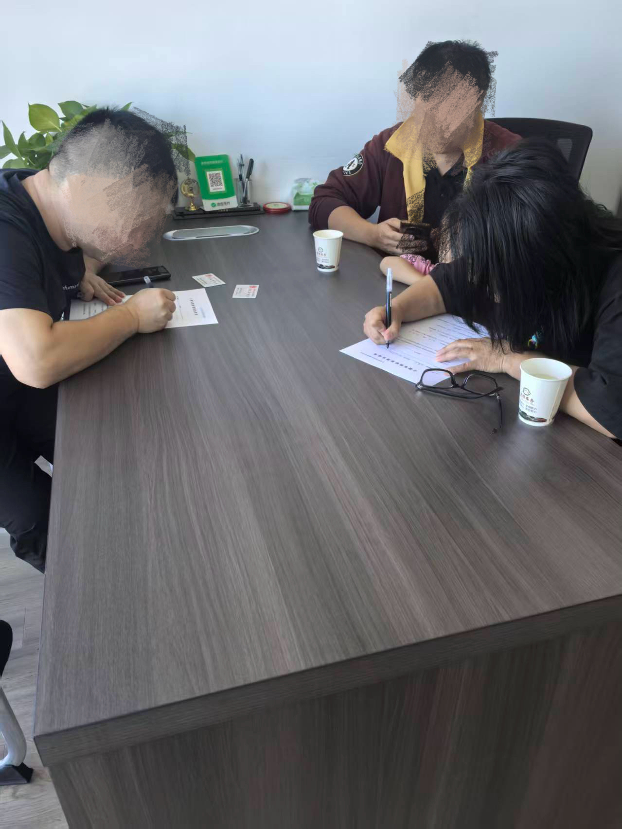 橙子车务办公场景与备案文件